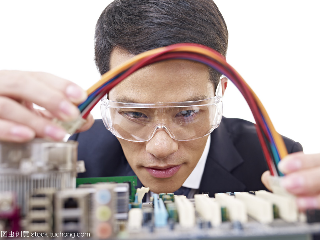 男性是否更擅长计算机维修？打破刻板印象，拥抱多元技能